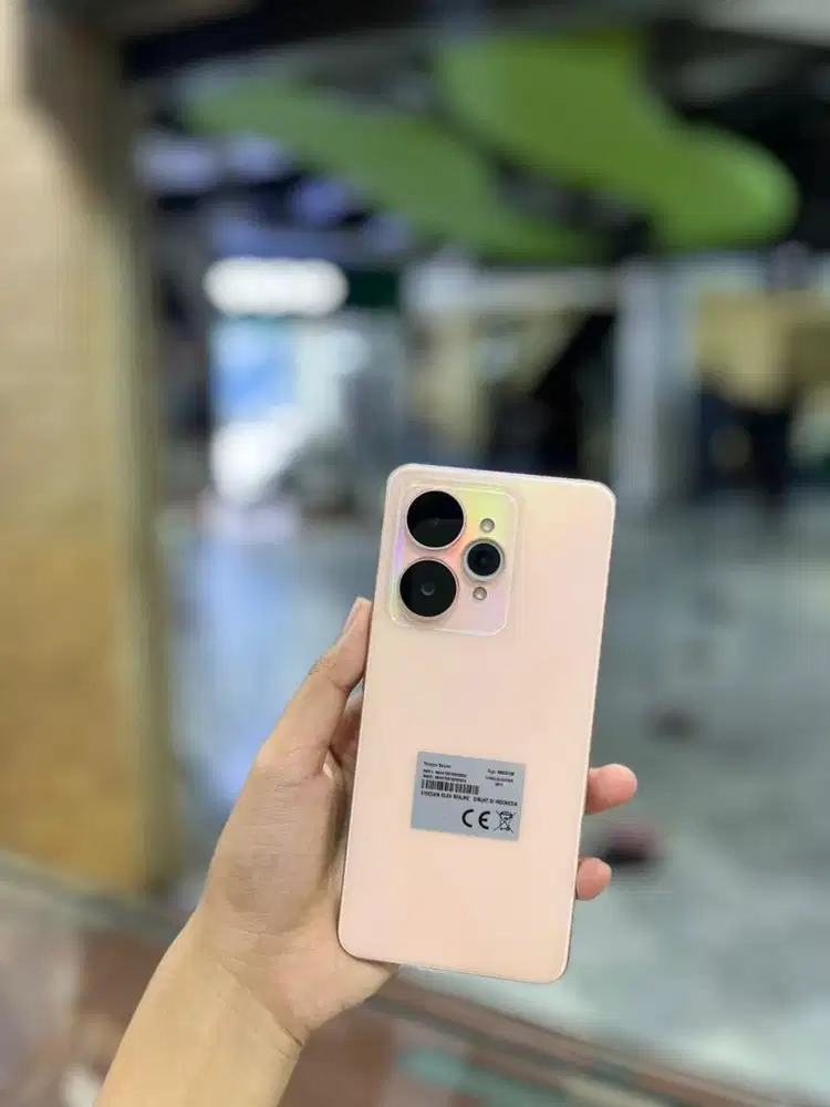 Realme 15 5g 8/256 second like new belum pernah service