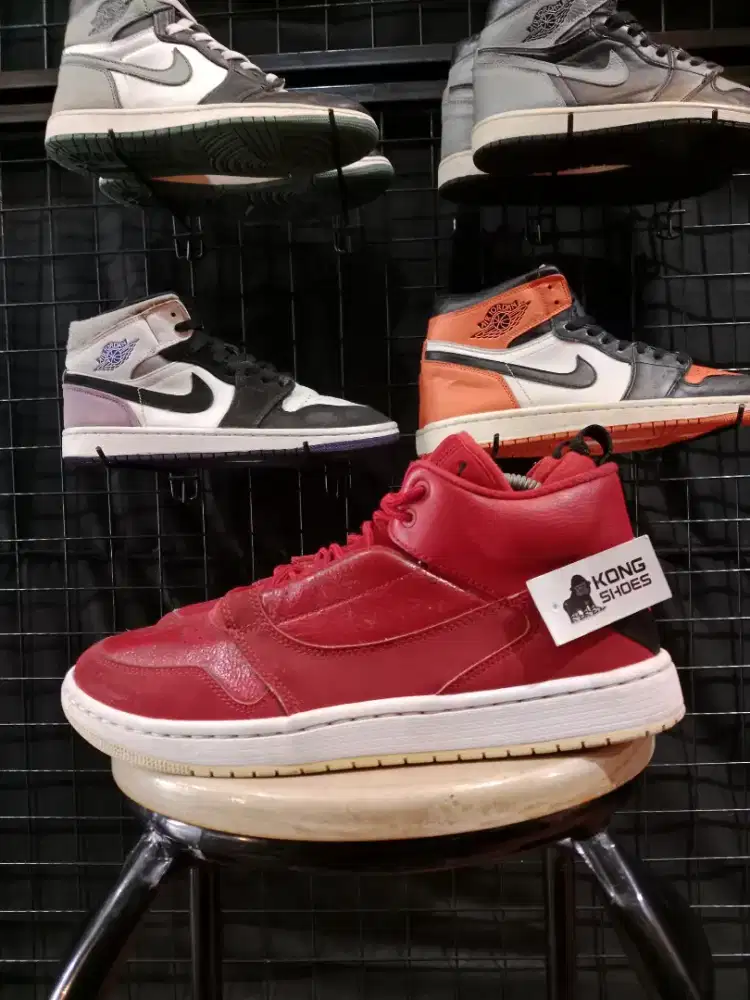 SEPATU JRDN FADE AWAY GYMRED