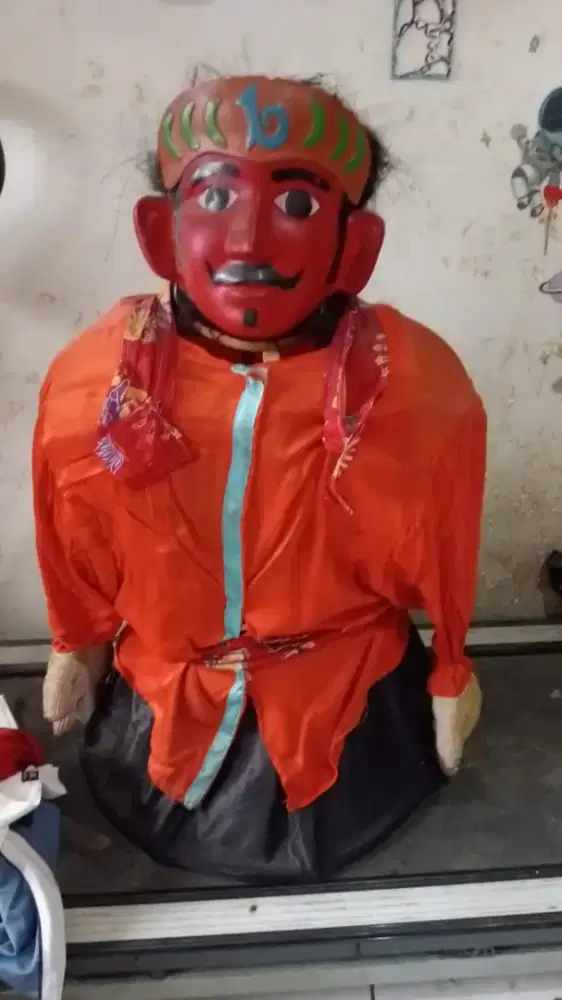 Boneka ondel ondel besar