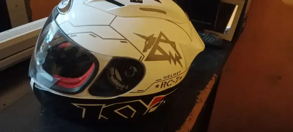 Di Jual Helem KYT seri Gp