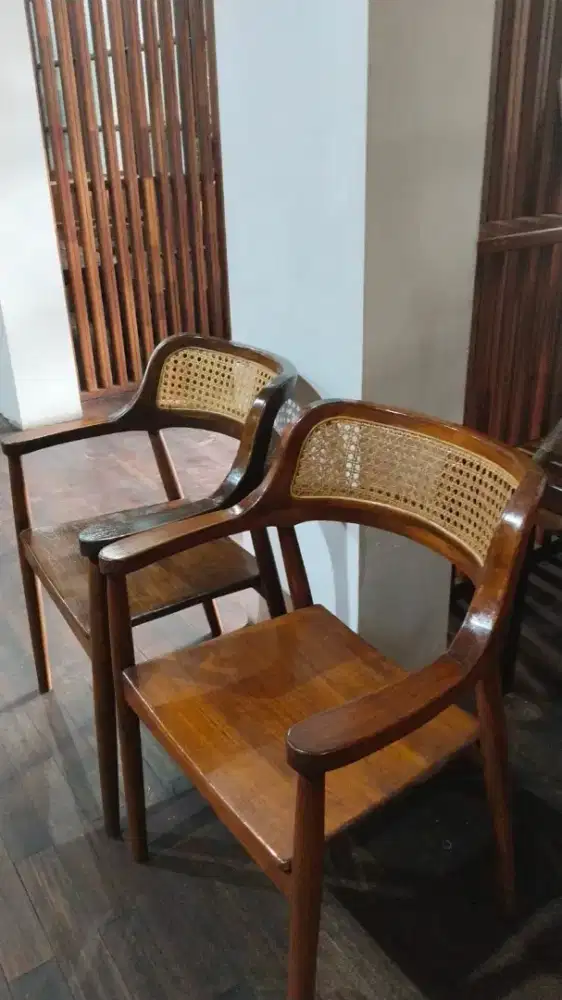 Kursi hiroshima solid kayu jati rotan kokoh