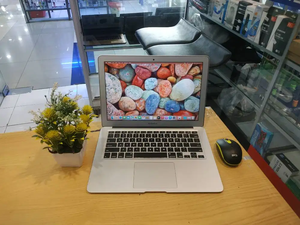dijual macbook air 2015 siap pake