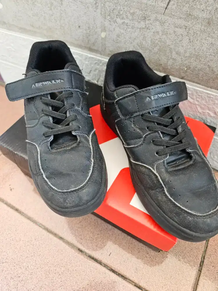 Preloved Sepatu Anak Laki-Laki Airwalk Edisi Dilworth JR Size 35