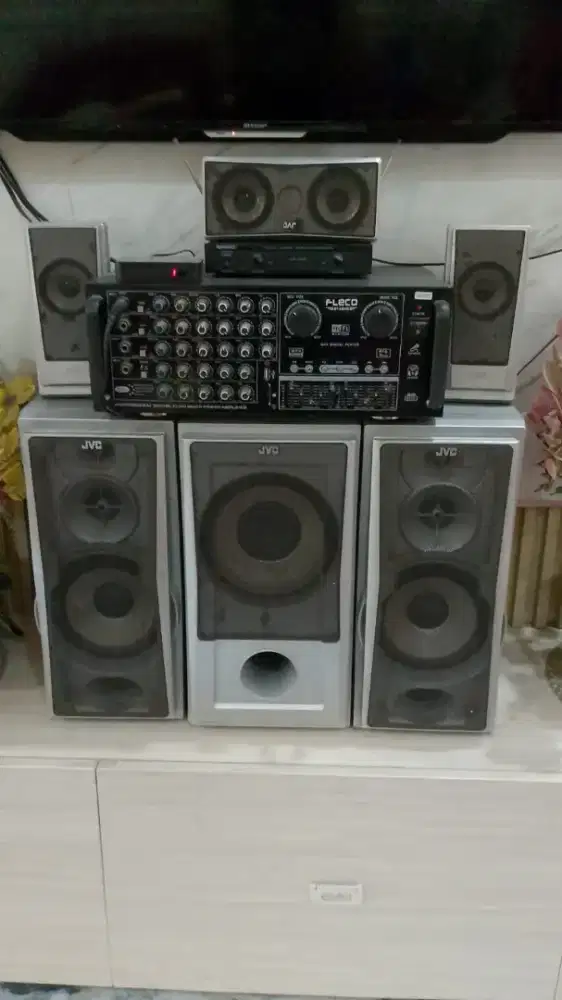 Di jual kondisi second speaker n ampli merk JVC lengkap