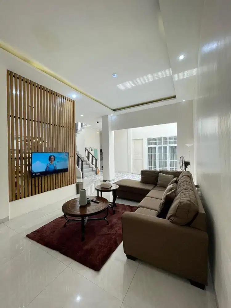 Disewakan Rumah 2 Lantai Full Furnished
