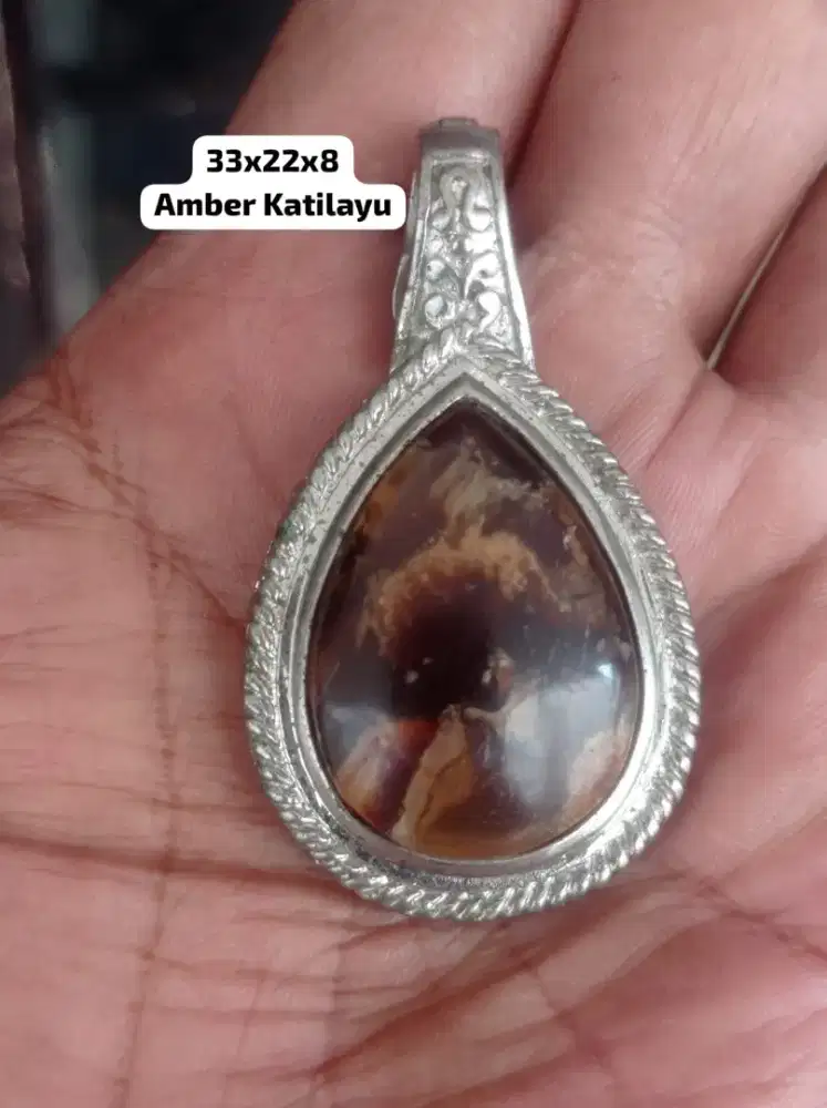 Liontin fosil amber katilayu motif cantik