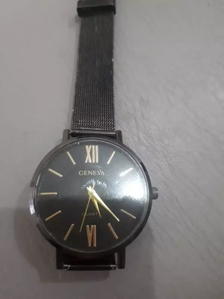 Jam tangan genewa baru