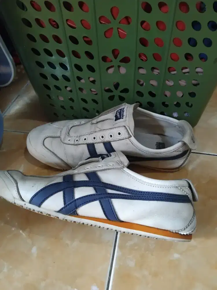 Jual sepatu onitsuka...adidas...Nike