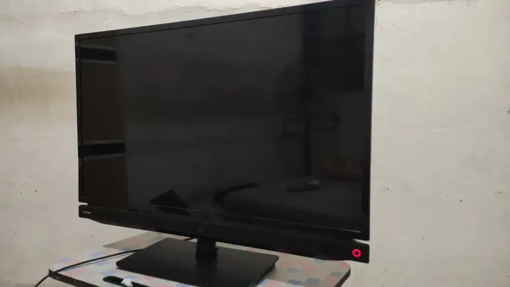 TV LED Toshiba 32 Inch (32P1300VJ) + STB Digital Tanaka (bisa nego)