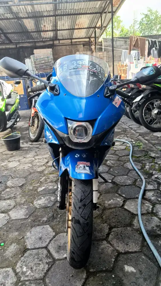 Suzuki GSX150R 2017