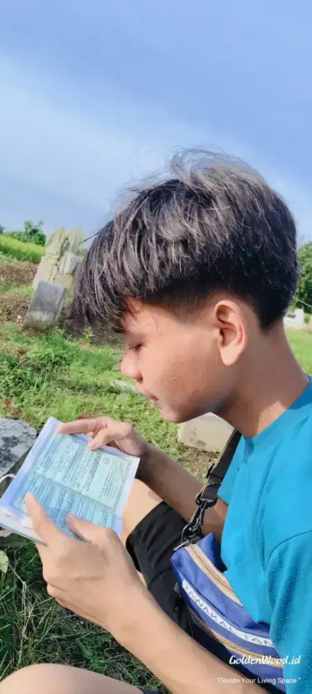 Dua orang nyari kerja