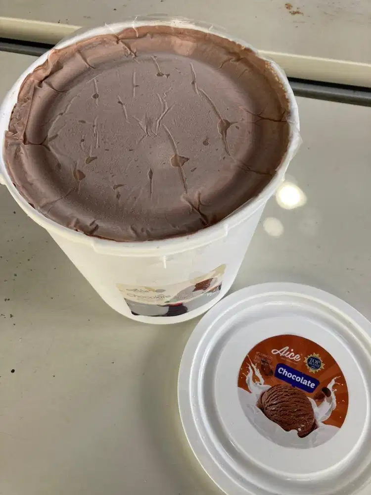 Es Krim Ice Cream Ember Emberan 8 liter Aice Coklat