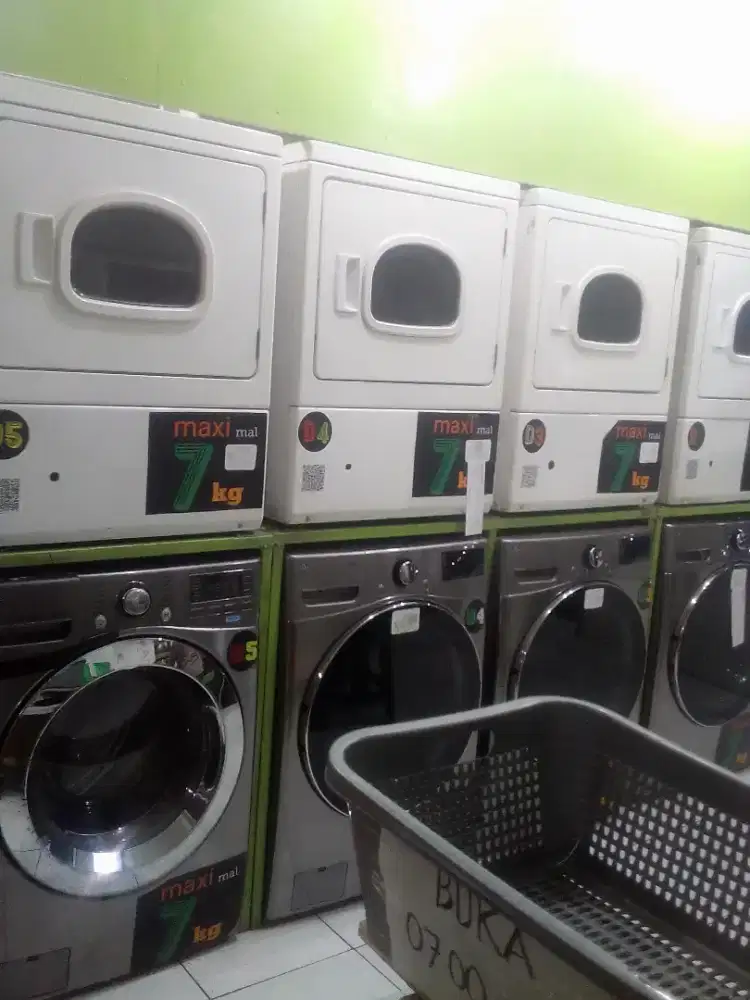 LAUNDRY BUTUH KARYAWAN SETRIKA / CUCI perempuan dan laki