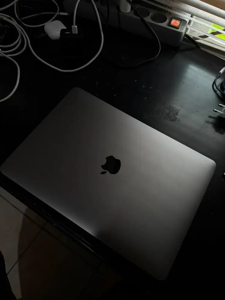 MacBook Pro Touchbar 2016 Pakaian sendiri dan Normal