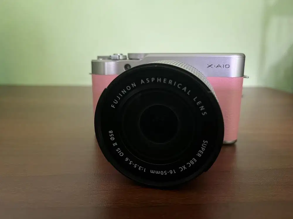 Mirrorless Fujifilm X-A10
