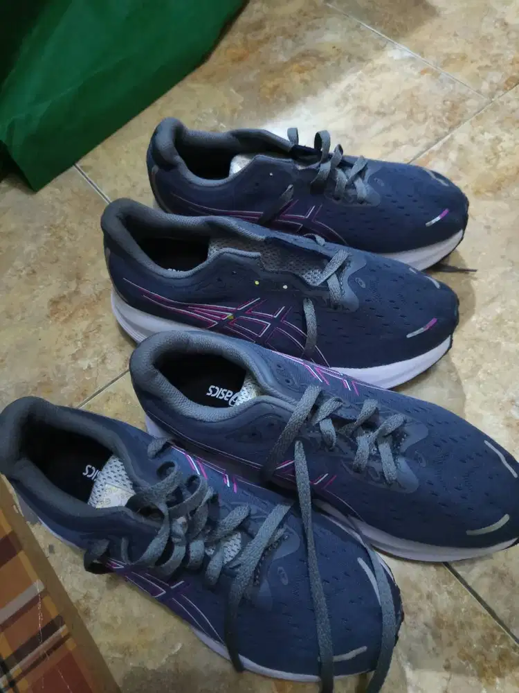sepatu running asics