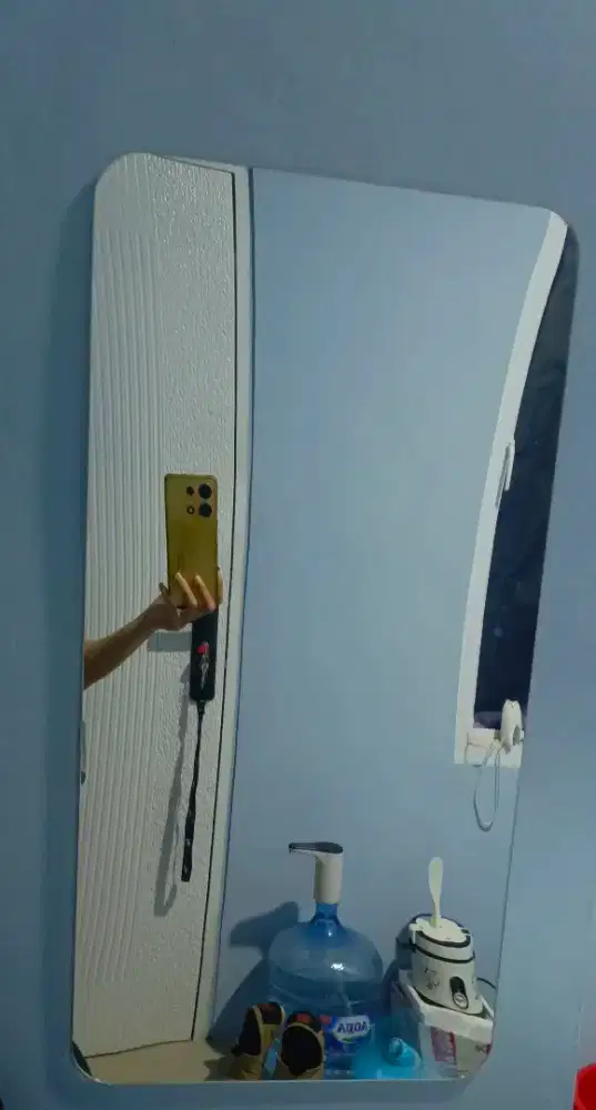 Cermin Bahan Akrilik