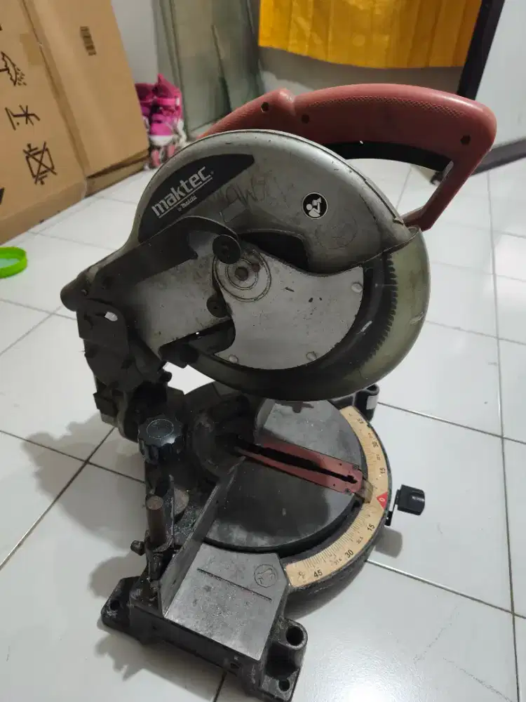 Mesin potong mitter saw maktec MT230 by Makita