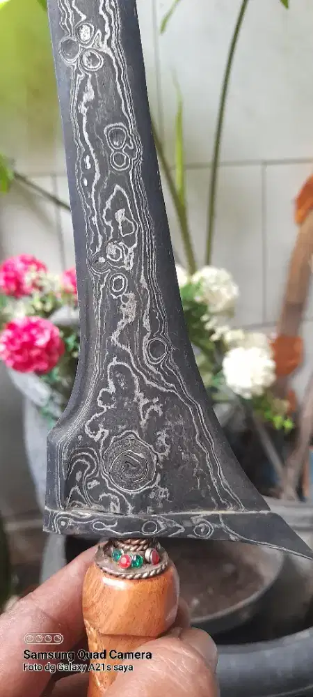 Keris lurus tri pamor