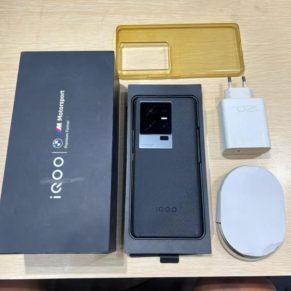 iqoo 11 ram 16/256gb garansi resmi mulus fullset original