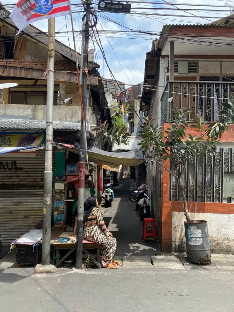 RUMAH DALAM Gg Pekapuran VII 7 (Gg Sentiong Gg2 Buntu) Blakang ALFINDO