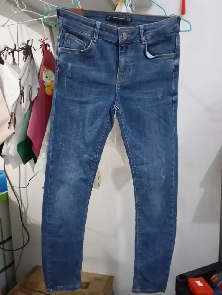 Celana jeans slim fit