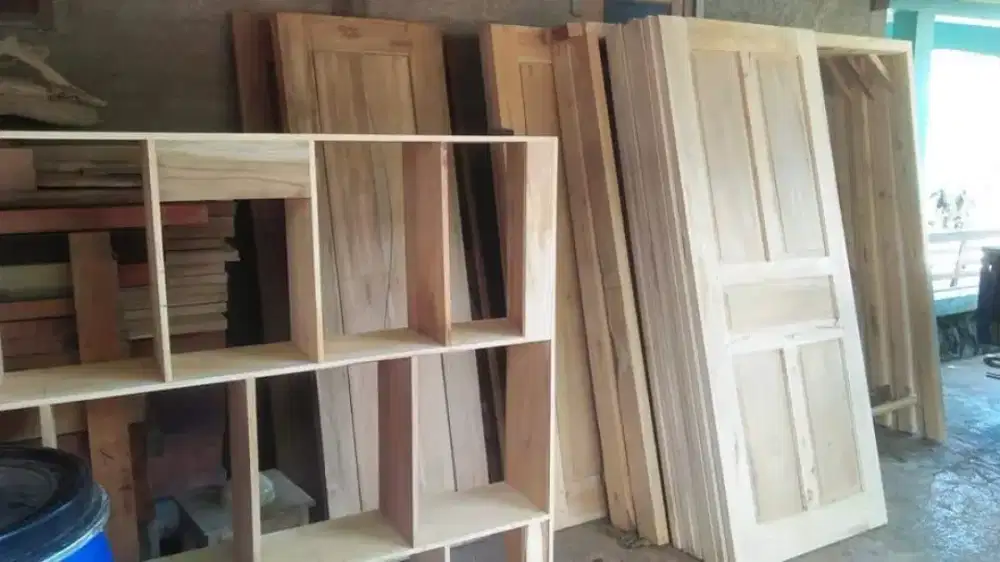 Kusen dan pintu kmar