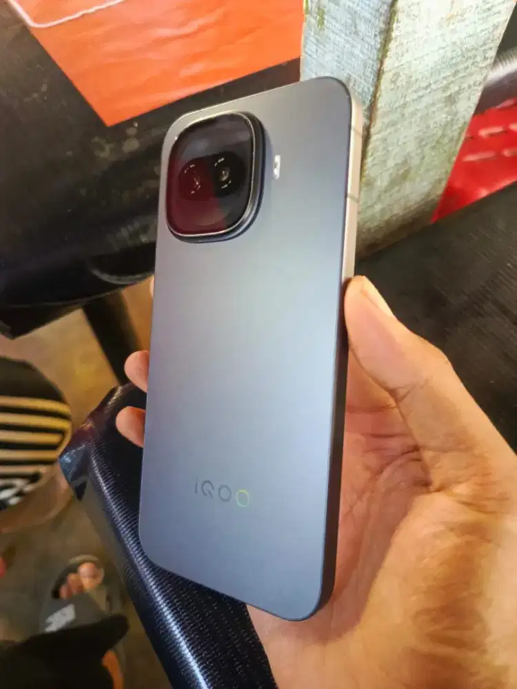 IQOO 15R 12/512GB WARNA HITAM