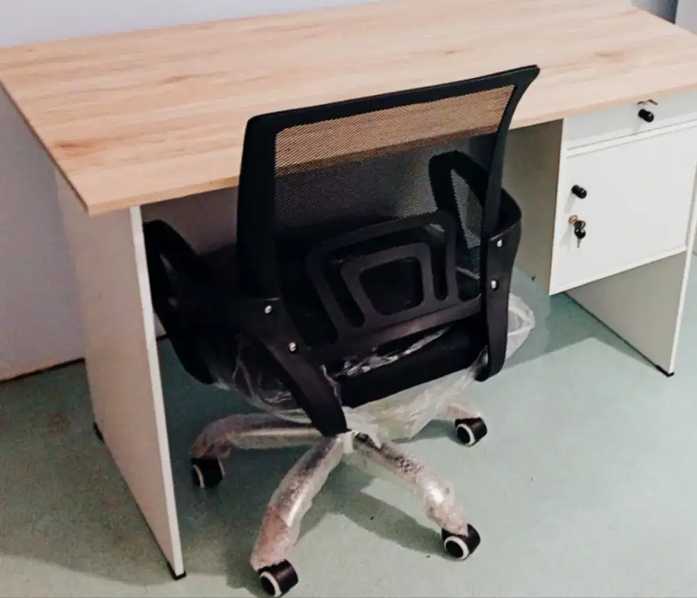 Meja Kantor + Kursi Kantor Baru Cod
