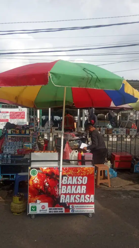 LOWONGAN PEKERJAAN PENJAGA OUTLET GEROBAKAN