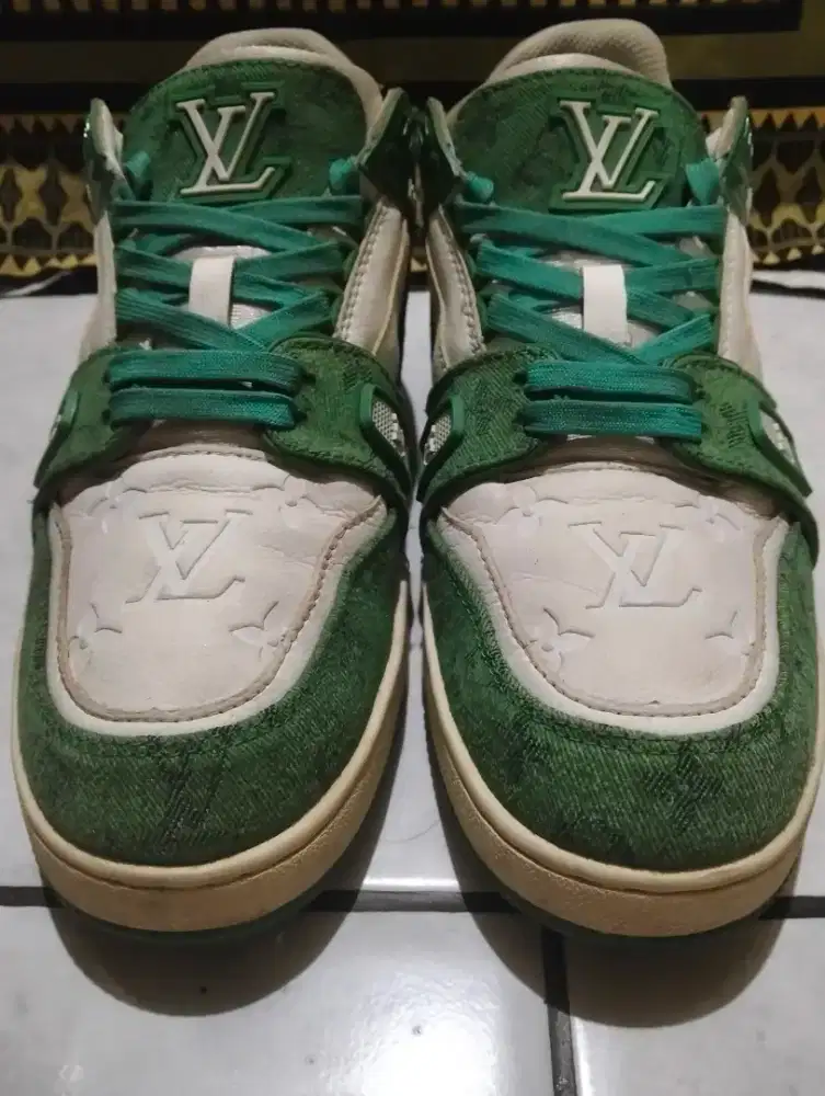 Sepatu LV trainer green