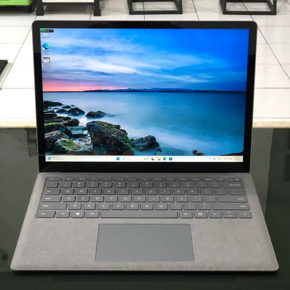 Microsoft Surface Laptop 3 i7 Gen 10 RAM 16GB SSD 256GB | Layar 2K Tou