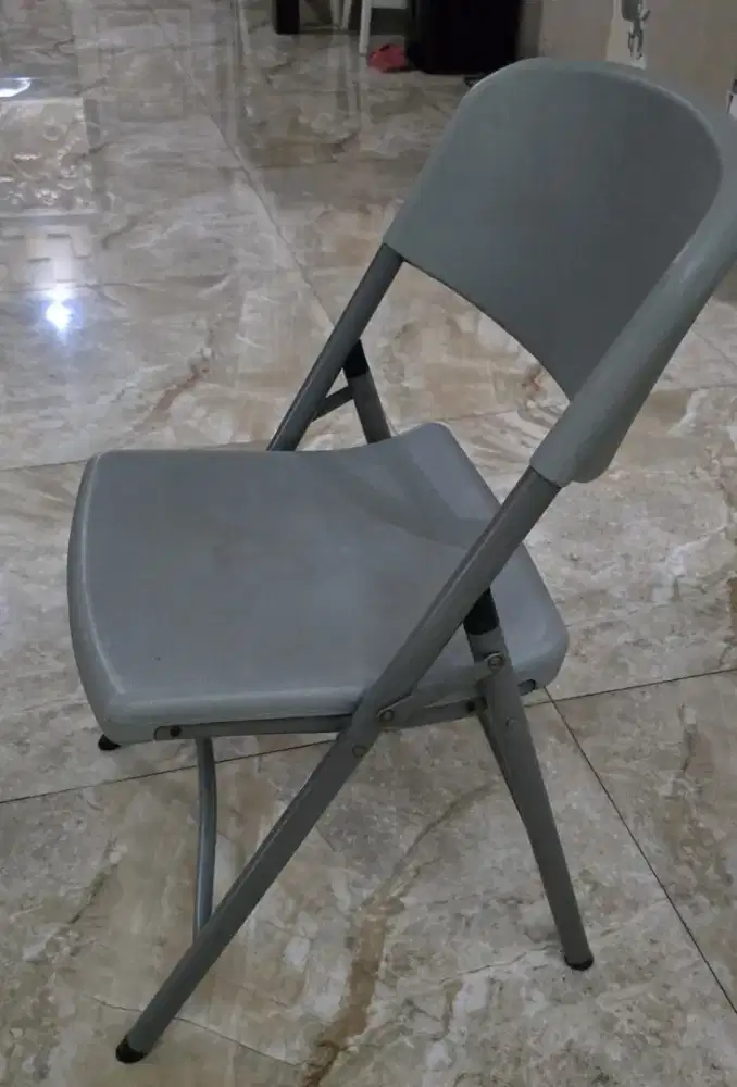 Informa Norman kursi lipat