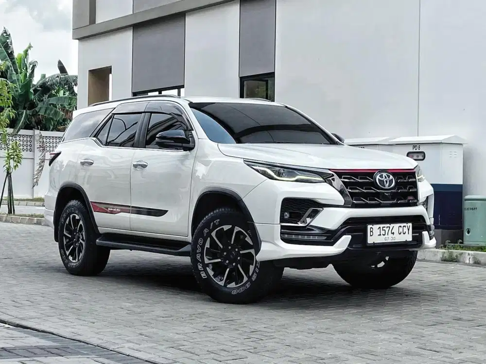 TOYOTA FORTUNER 2.4 VRZ TRD SPORTIVO FACELIFT 2020 PUTIH SEGER BANGAT
