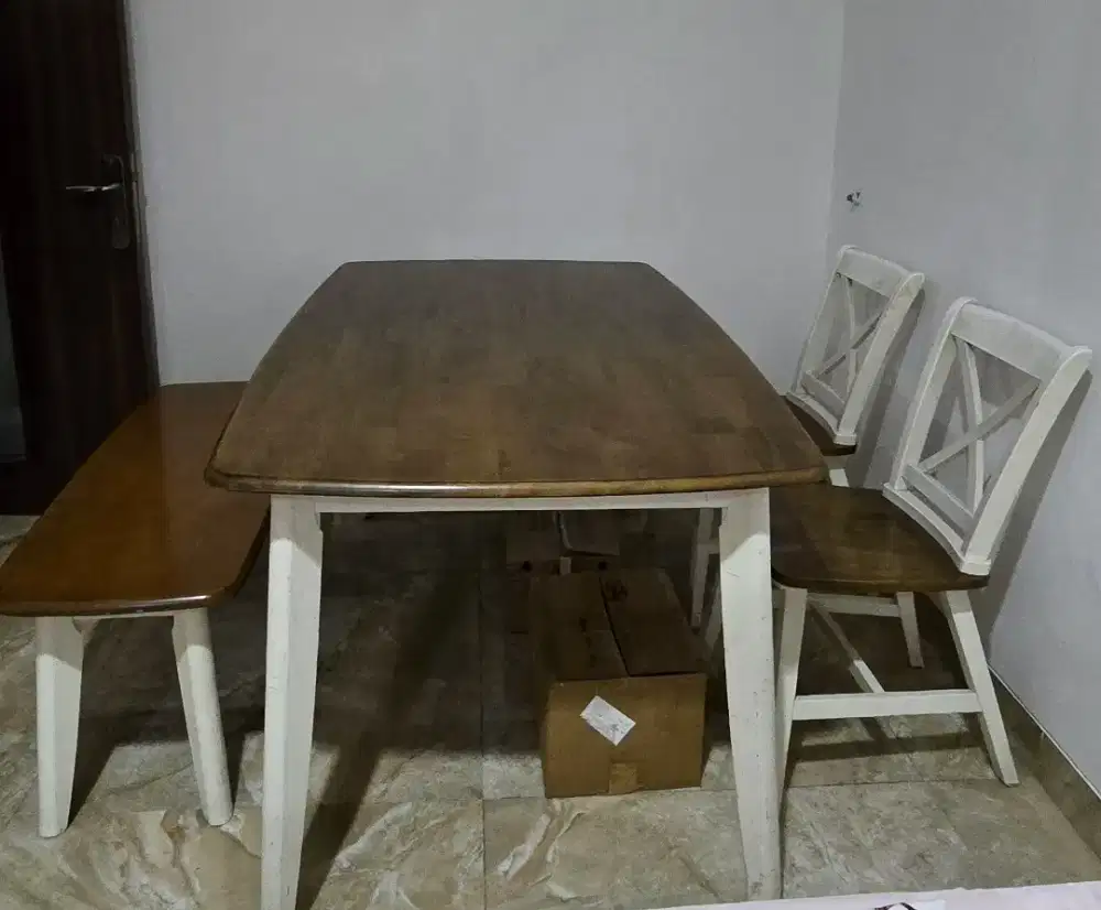 INFORMA YELLET DINING CHAIR SET