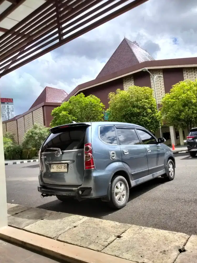 Dijual mobil Avanza bekas