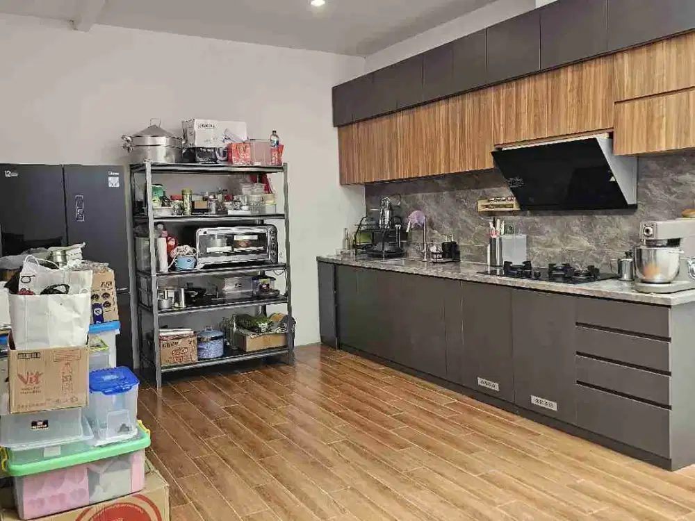 Dijual Rumah Rapi Furnished Siap Huni di Meruya Utara