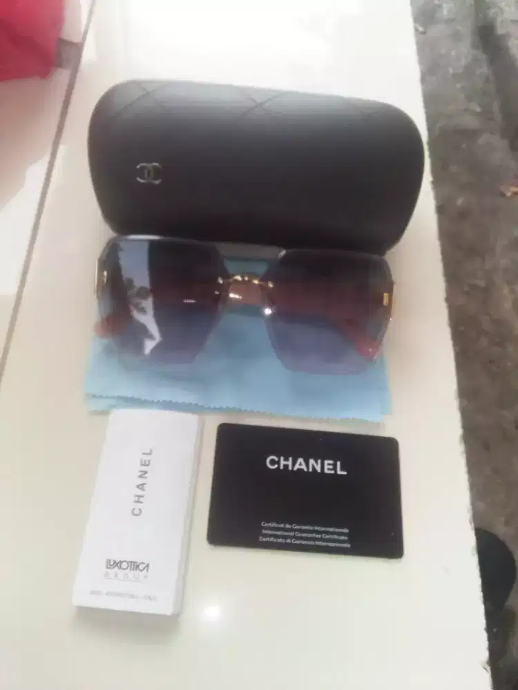 Kacamata Chanel