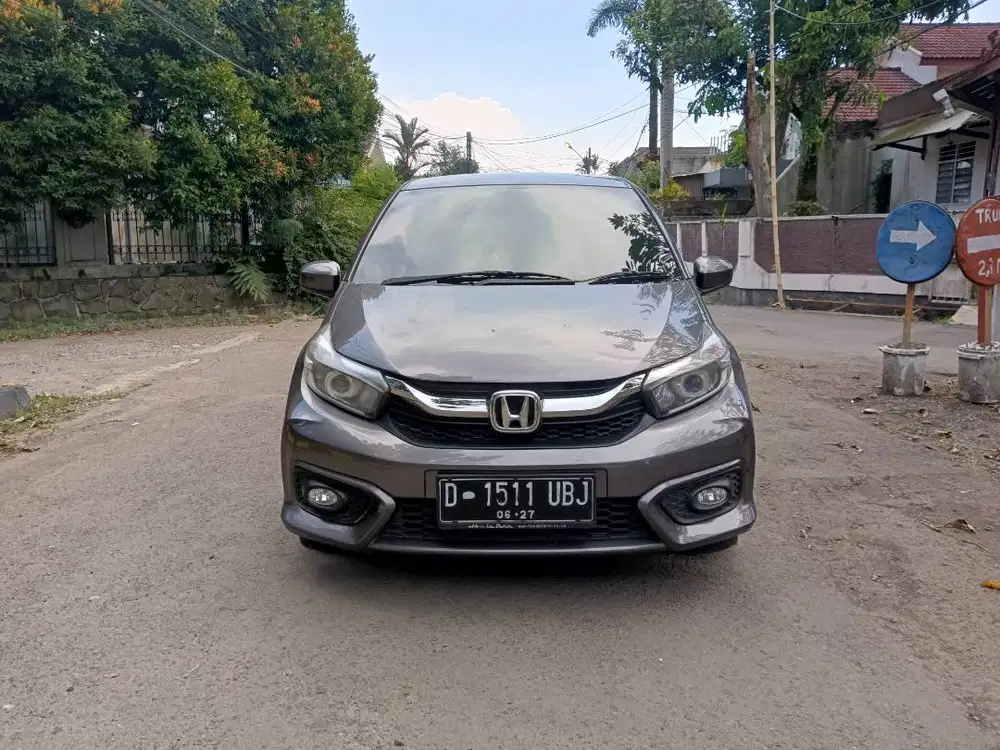 Honda Brio e matic 2022 abu² km 17 ribu