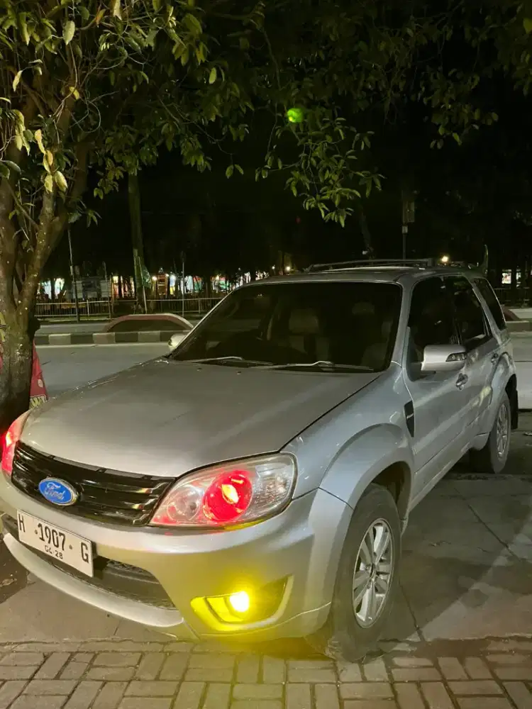 Ford escape 2300cc tahun 2009