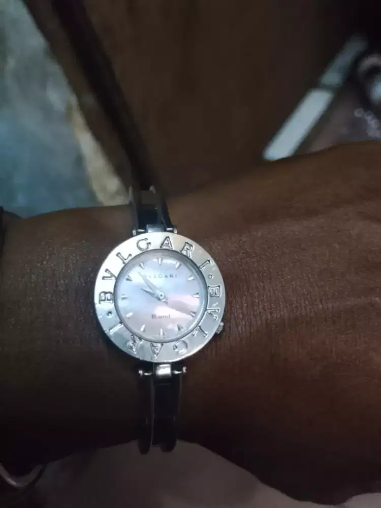 Jam tangan wanita BVLGARI