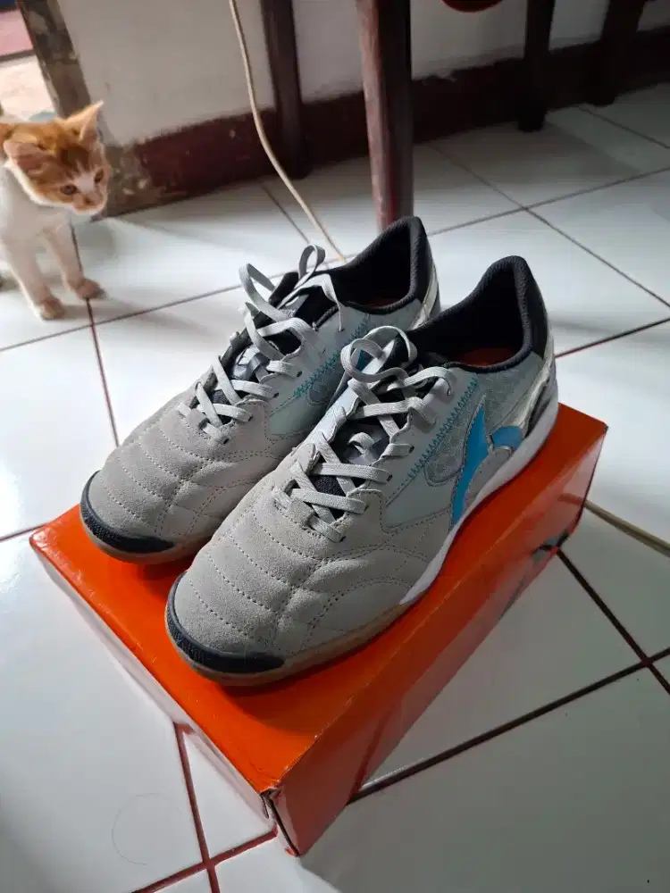 Jual Sepatu futsal jogosala belum di pakai ukuran 43