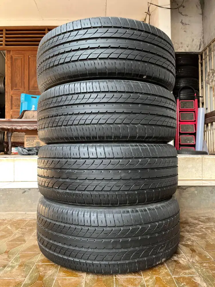 Ban Toyo Tranpath R30 235 50 r18 4Pcs