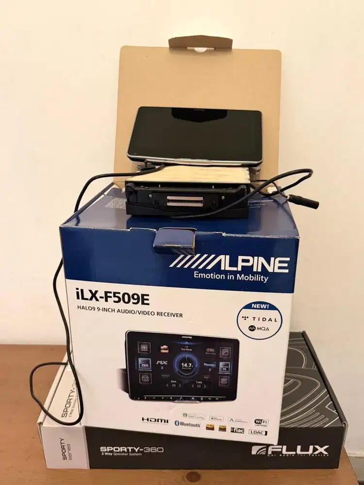 Alpine ILX-F509E Like New