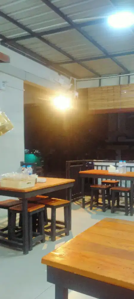 Dibutuhkan karyawan/karyawati warung makan