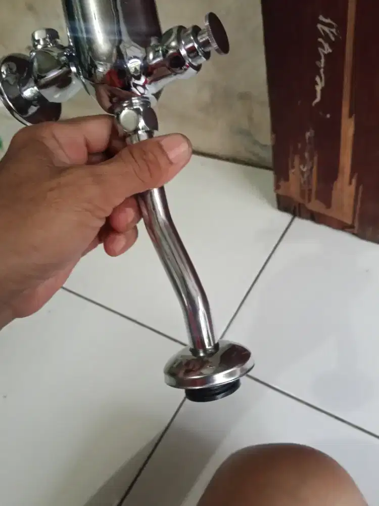 Keran urinoir kondisi baru