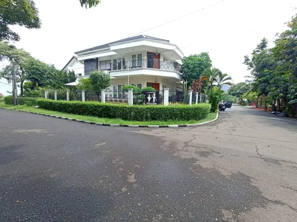JUAL CEPAT RUMAH HOEK CANTIK 2 LANTAI, LT 360 M2, BUKIT CINERE INDAH, DEPOK