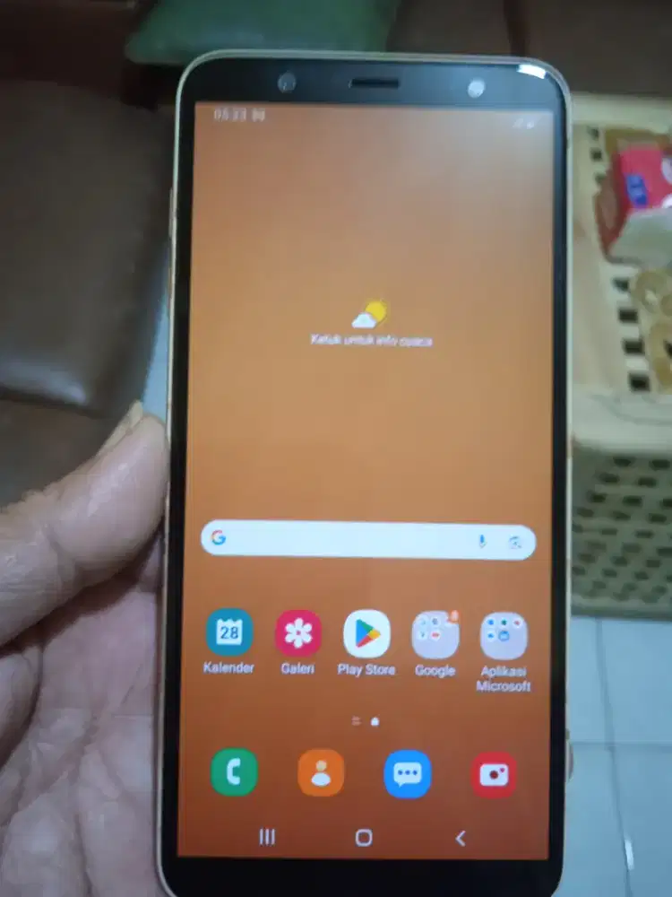 Samsung J810F - Memori 4/64 Second like New