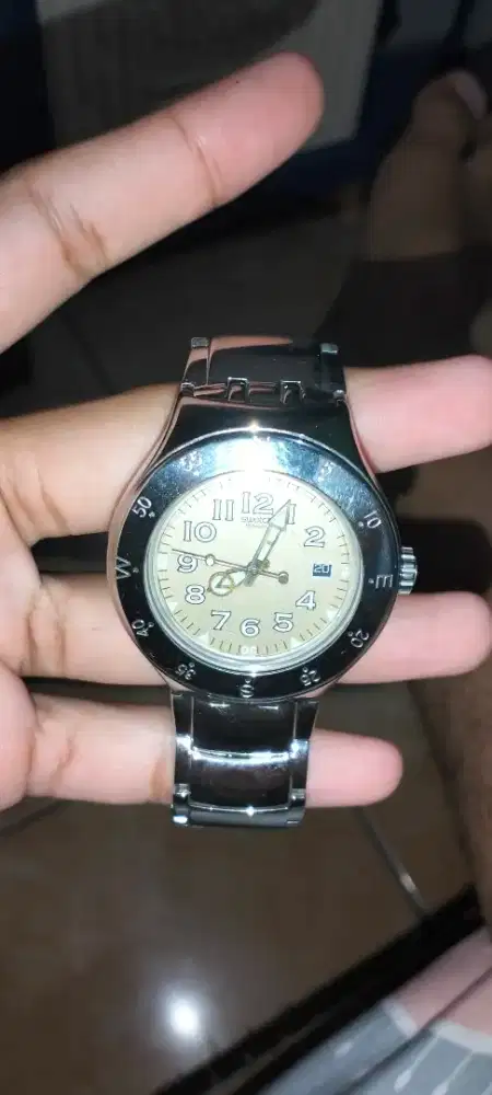 Jam tangan Swatch