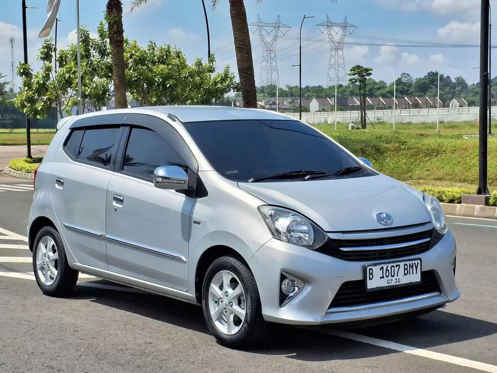 Toyota Agya G 1.0 At 2015
Warna Silver 
Km 115Rb
Pajak July 2026